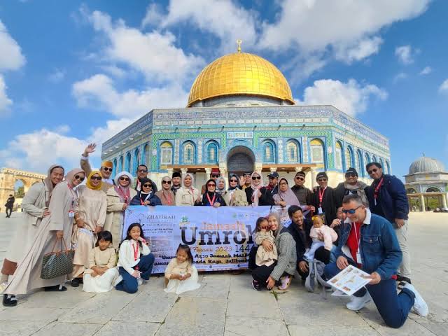 Jamaah di Dome of the Rock